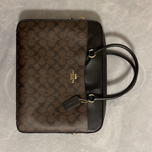 Coach woman’s computer bag. - Picture 2 of 4